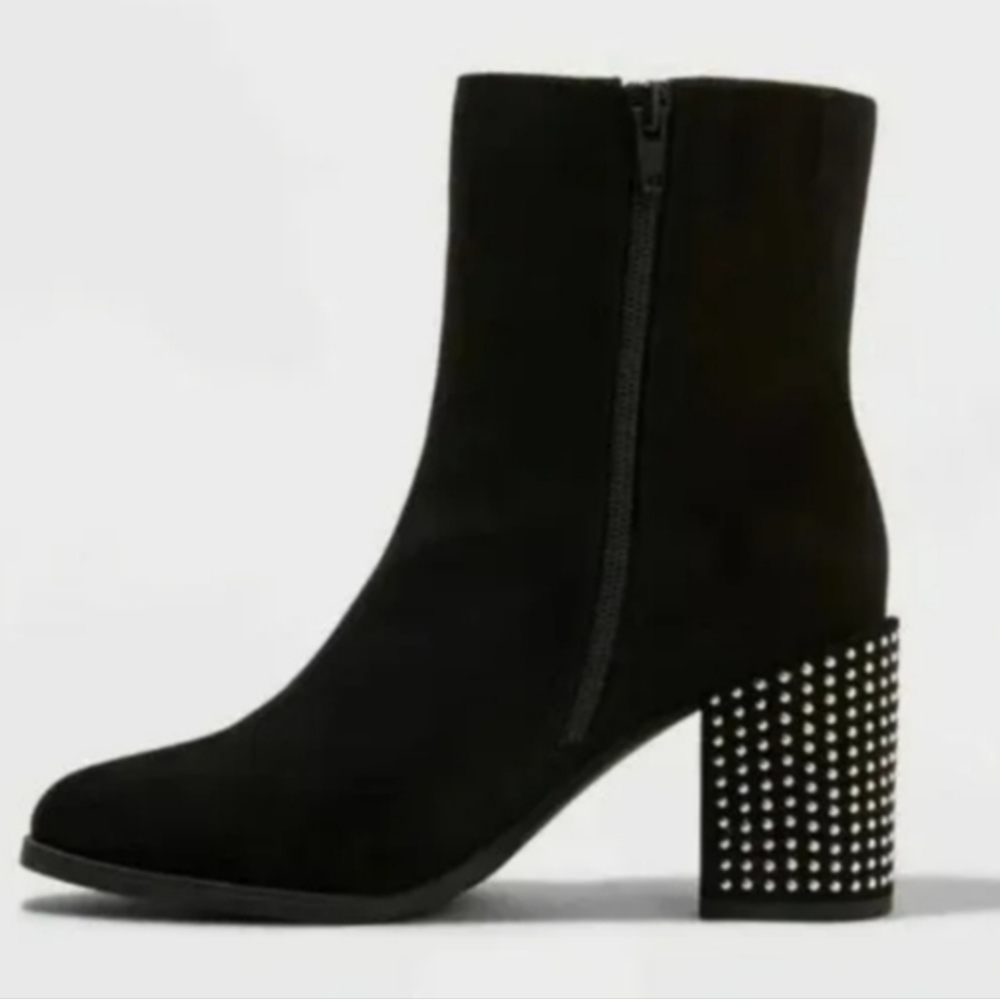 NWT A New Day Black Studded Heel Ankle Boots (5.5)